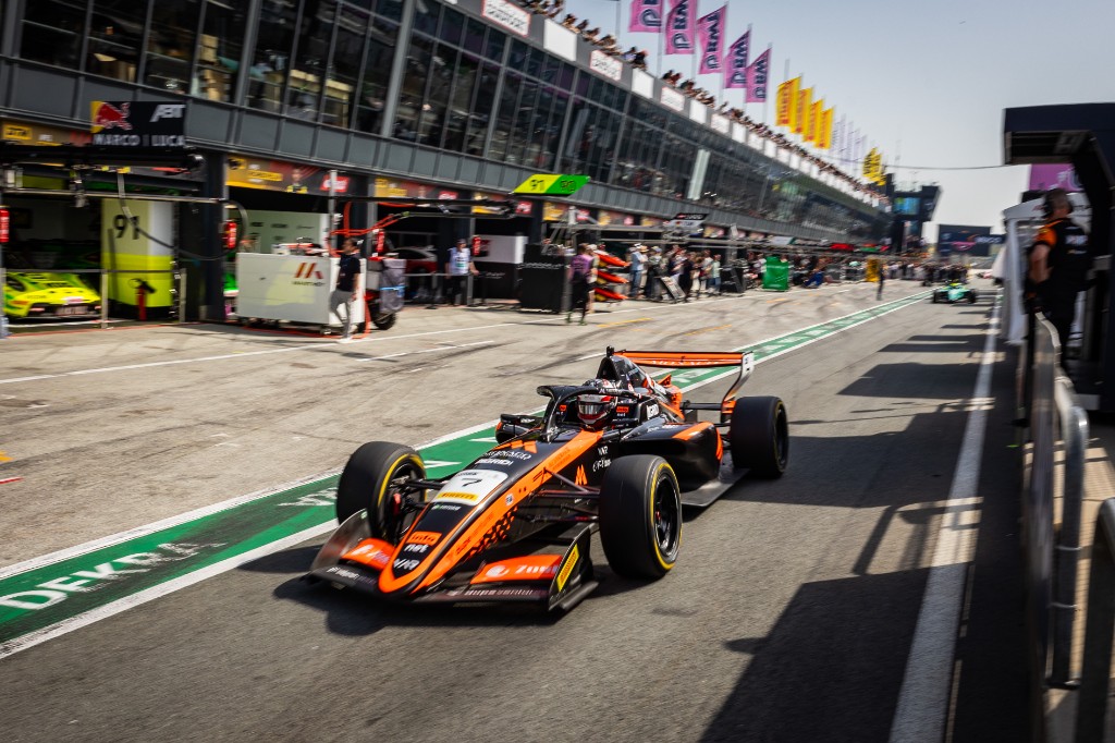 FREC 2026 — Andrea Dupé, Van Amersfoort Racing #7 in the pit lane, pits and grandstands